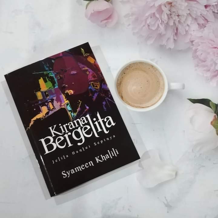 Sudahkah tergerak hati untuk memiliki #KiranaBergelita karya <a href="/SyameenKhalili/">Syameen Khalili</a>? DM penulis atau dapatkan terus daripada MS melalui kedai Shopee kami.

P/s: Edan Dalam Loka pun ada sikit je lagi. Nak belian kombo, sempat ni.