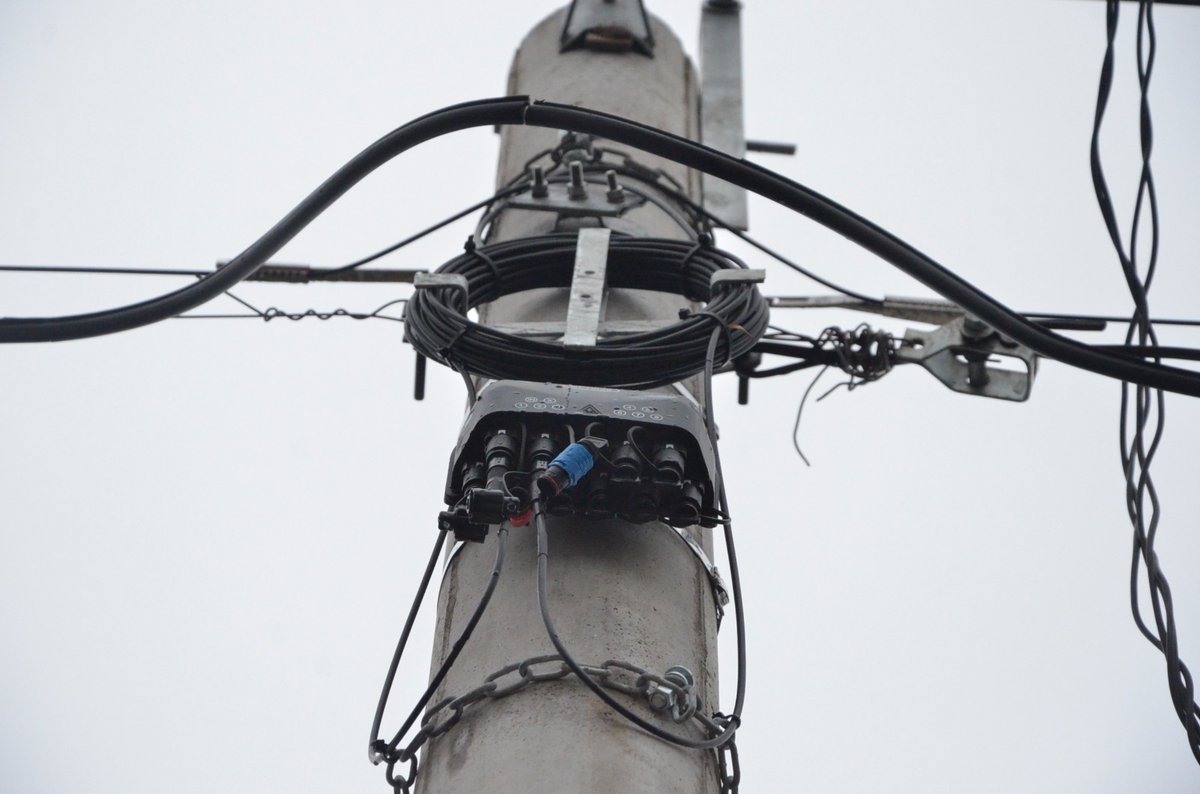 MinisterioCyM's tweet image. 📡 Fibra Óptica en el oeste

☑️ Estamos avanzando a gran ritmo en los tendidos de fibra óptica para #CarroQuemado, #Telen, #Loventuel y #Rucanelo.

Más info: 🔗bit.ly/3ycuYLL