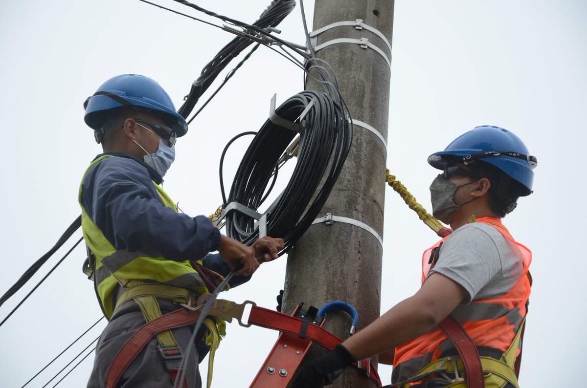 MinisterioCyM's tweet image. 📡 Fibra Óptica en el oeste

☑️ Estamos avanzando a gran ritmo en los tendidos de fibra óptica para #CarroQuemado, #Telen, #Loventuel y #Rucanelo.

Más info: 🔗bit.ly/3ycuYLL