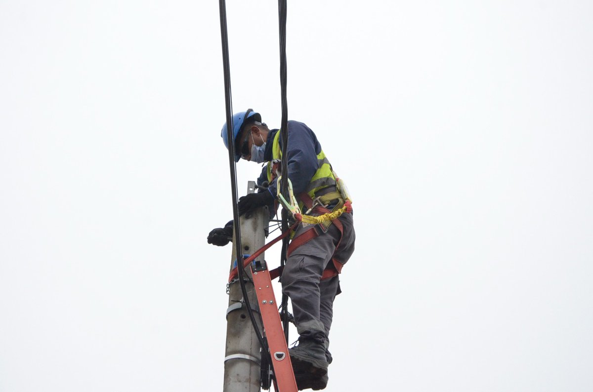 MinisterioCyM's tweet image. 📡 Fibra Óptica en el oeste

☑️ Estamos avanzando a gran ritmo en los tendidos de fibra óptica para #CarroQuemado, #Telen, #Loventuel y #Rucanelo.

Más info: 🔗bit.ly/3ycuYLL
