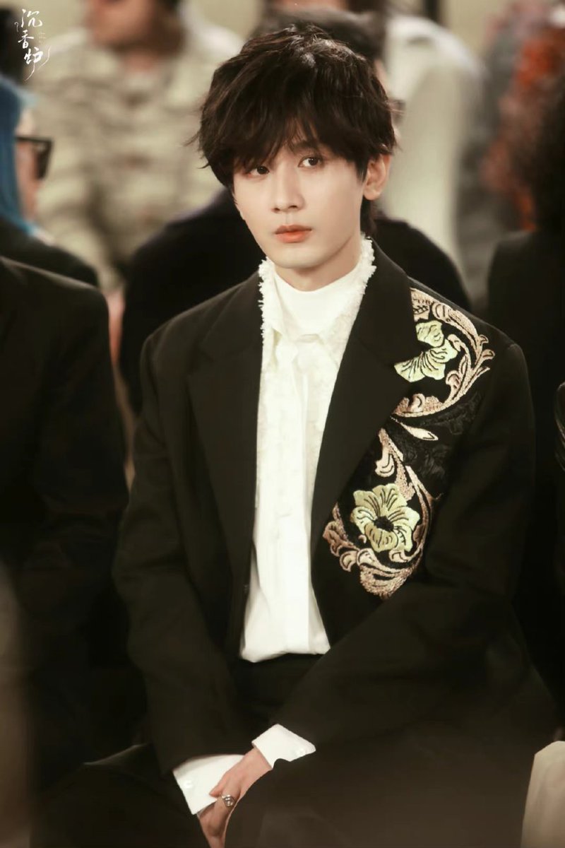 loveqiqi517619's tweet photo. Handsome Cheng Yi at paris fashion week. He is so gentle and handsome. @Lanvin
CHENGYI FOR LANVIN
#ChengYixLanvinFW23 https://t.co/Hh4KqE1oQh