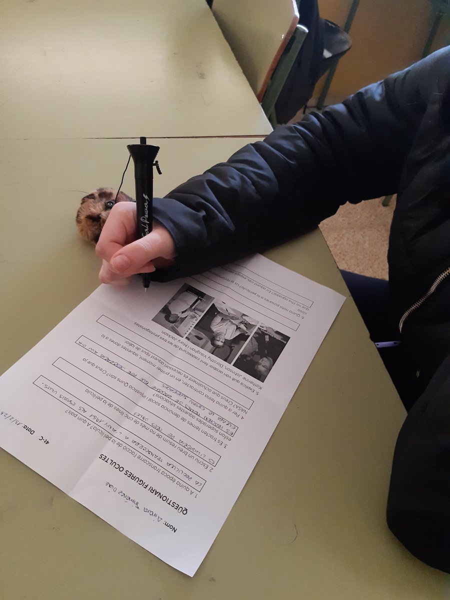 En commemoració del #DiaInternacionaldelaDonailaNenaenlaCiència, 👩‍🔬👧🧪🥼  des de l'àmbit cientificotecnològic i matemàtic hem dut a terme diferents activitats als cursos d'#ESO.

Continuem!💪💜♀️

#Riboteres #Institut #RibotiSerra