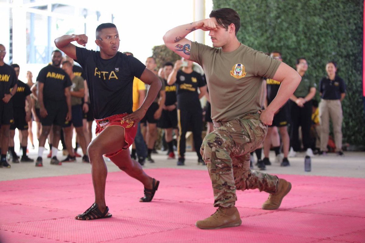 WassanaNanuam's tweet image. “หมวดบัวขาว” ไฮไล้ท์ ใหม่
ของ การฝึกCobra Gold
ที่ทหารอเมริกัน รอคอย
เรียน มวยไทย กับนักมวยดังของไทย
แจก ลายเซ็นต์ ด้วย!!

m.facebook.com/story.php?stor…