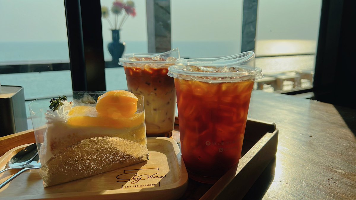 nuzzlez's tweet photo. Sky View Cafe จันทบุรี
ตาเนื้อเห็นสวยกว่ารูป มีจุดหวาดเสียวหลายจุด  สำหรับคนกลัวความสูง (เช่นนี่) ได้เห็นพระอาทิตย์ตกพร้อมวิวหน้าผาและทะเล ฟินน์ https://t.co/KmCoBZtaX5