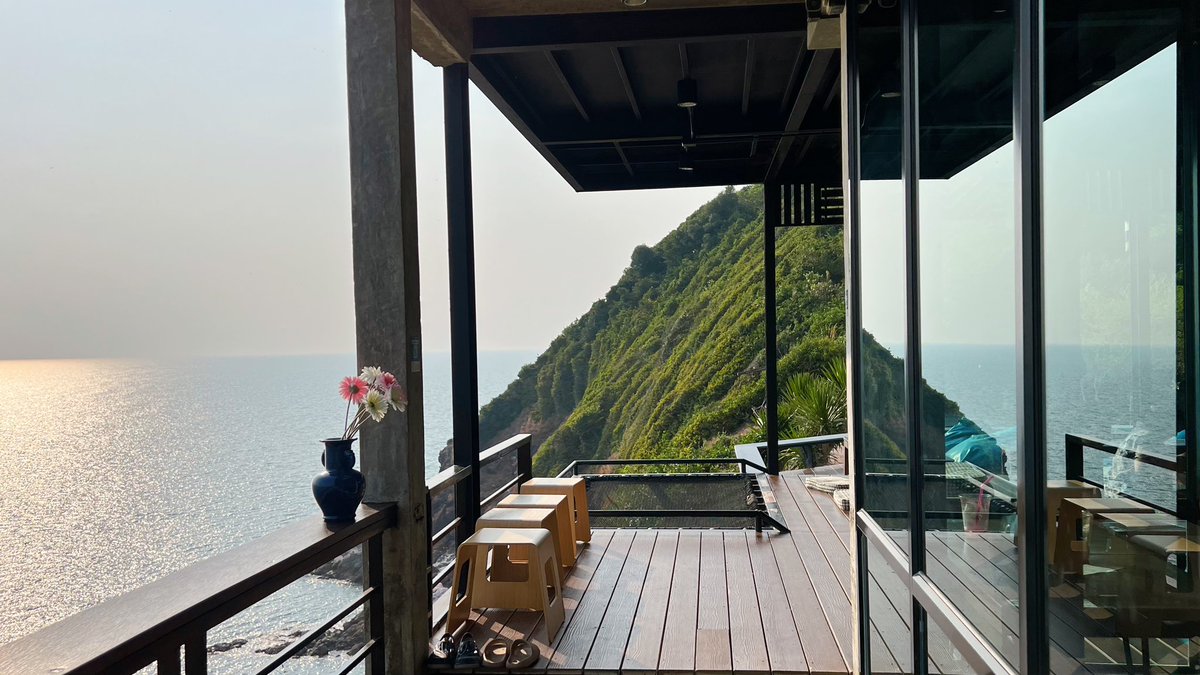 nuzzlez's tweet photo. Sky View Cafe จันทบุรี
ตาเนื้อเห็นสวยกว่ารูป มีจุดหวาดเสียวหลายจุด  สำหรับคนกลัวความสูง (เช่นนี่) ได้เห็นพระอาทิตย์ตกพร้อมวิวหน้าผาและทะเล ฟินน์ https://t.co/KmCoBZtaX5