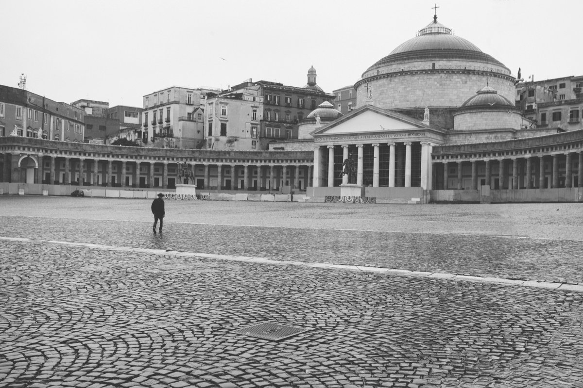 GU_Music's tweet photo. James Lavelle @unkleofficial - solo in #Naples square on the #GU41 trip.
๐ธ @DeanBelcher1 https://t.co/wDte2oU0Pl