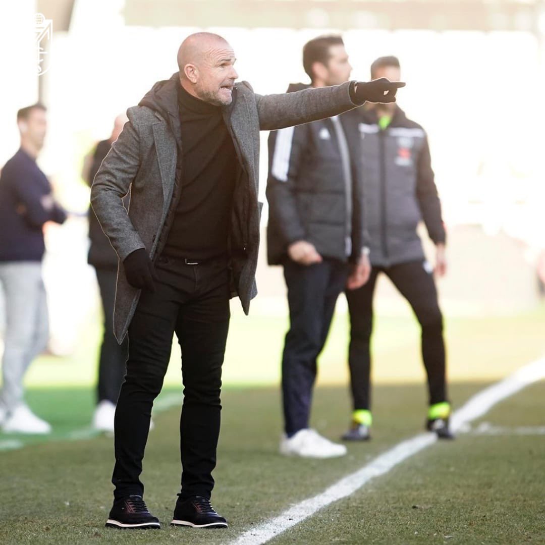 GranadaCF's tweet photo. 👨🏻‍🏫❤️👉🏼

Seguimos el camino, míster.  

#𝙀𝙩𝙚𝙧𝙣𝙖𝙇𝙪𝙘𝙝𝙖 🇦🇹 https://t.co/sulmaBhW4F