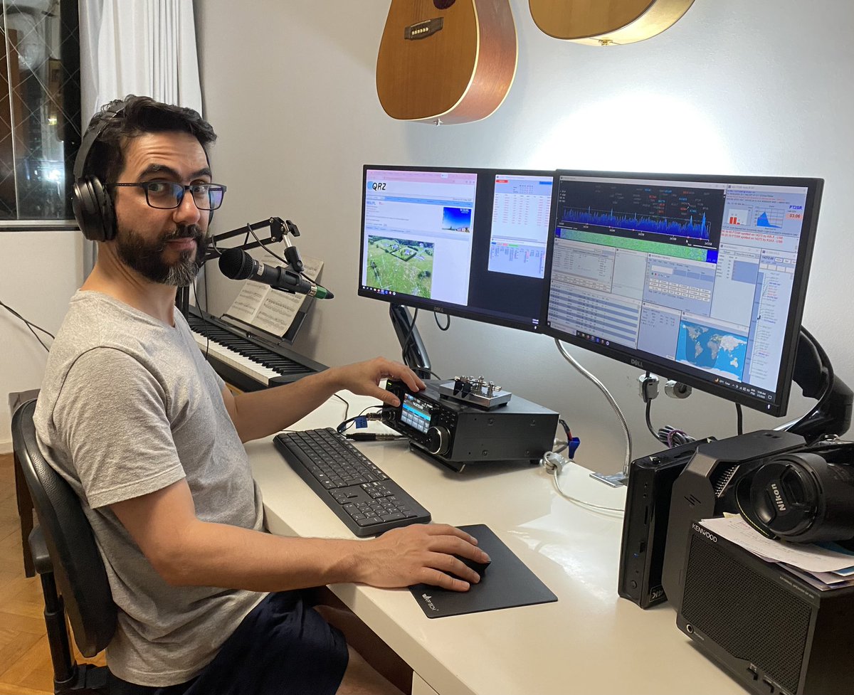 robhn's tweet image. Yesterday I decided to set up my small station, after almost 6 months QRT. The ARRL DX SSB contest is the reason. In the last months too many things happened, including that my mother passed way. For my surprise, a little pileup made my Saturday happy!
#arrldxssb