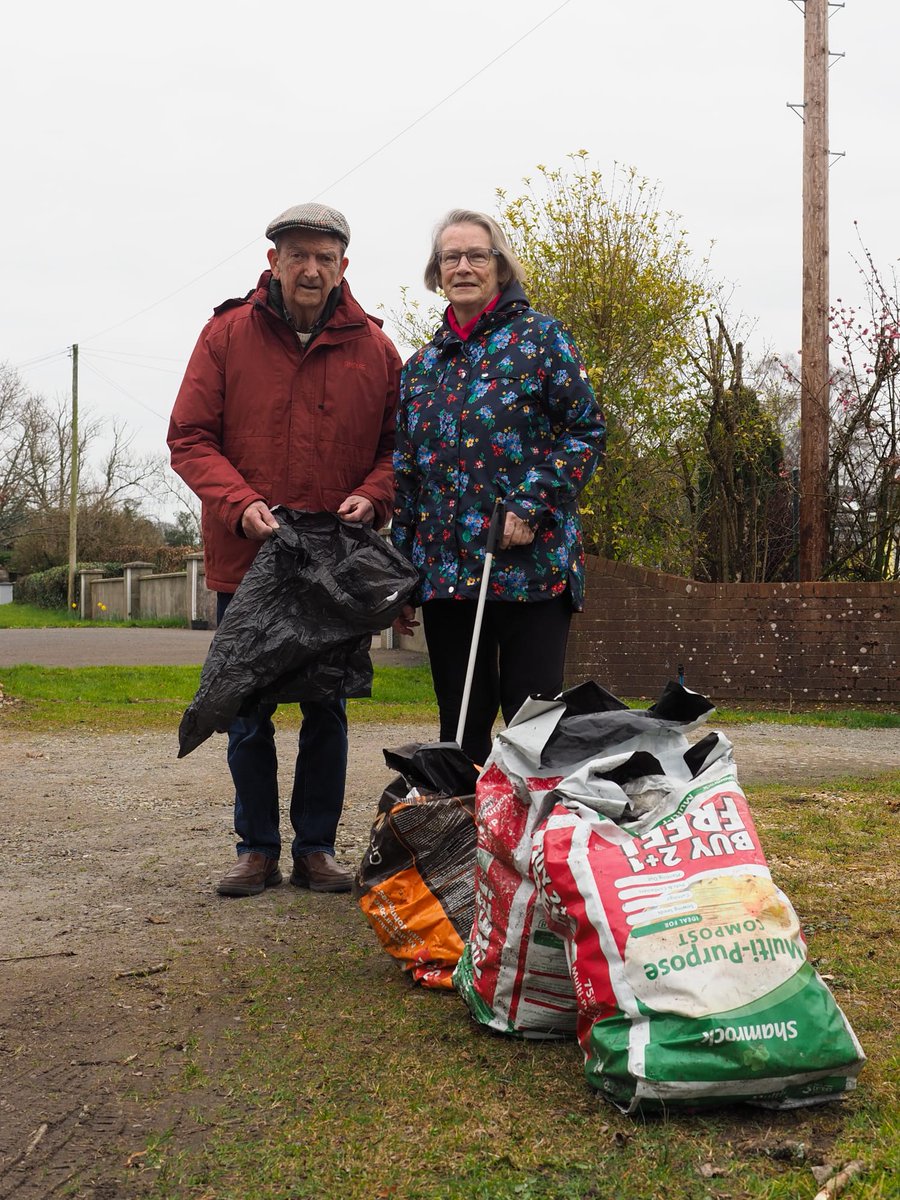 ClonlaraDevelop's tweet photo. Well done and thank you to all of the volunteers that turned up yesterday for our first clean up of the year 👏 So good to see some new faces in the mix along with our regular troopers. Over 80 bags of rubbish was collected 😵 https://t.co/TkRLGDSdue