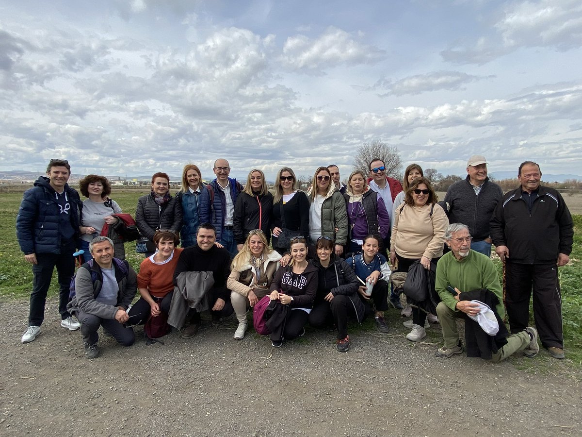 Me comprometo a desarrollar una ruta verde a lo largo del río Monachil. 

Se lo he trasladado esta mañana a los miembros de la asociación <a href="/Riomonachilvega/">Riomonachilvegasur2022</a>, que llevan tiempo trabajando en ello y con los que he compartido un agradable paseo. 

Nos une #Granada 💙