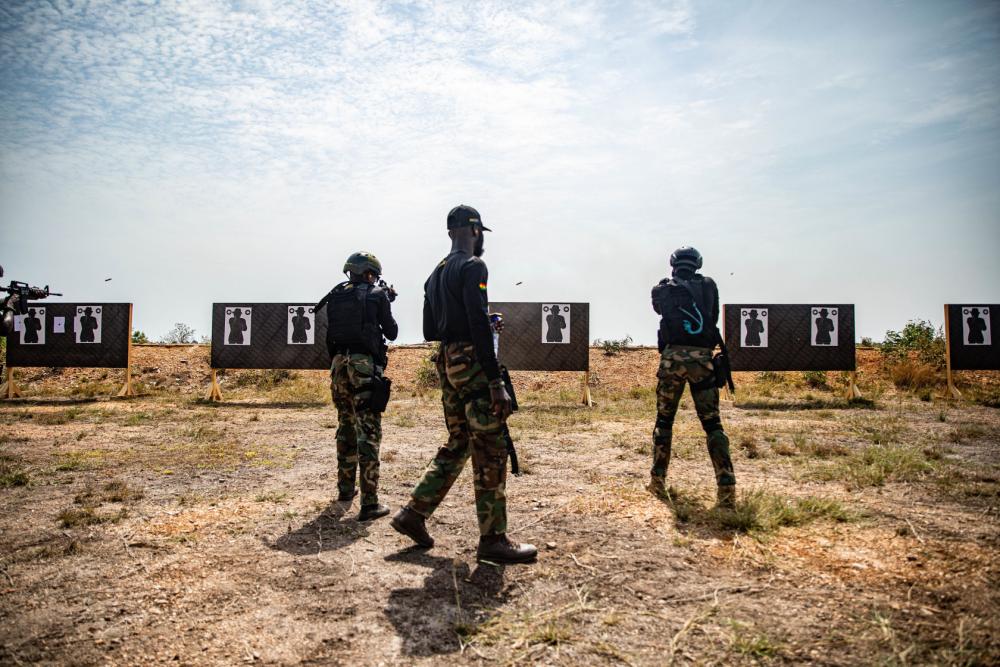USSOCAF's tweet image. Ghanaian Special Boat Service sailors participate in live fire training with members of the Netherlands #SpecialOperationsForces on Day 1 of #Flintlock23 in Volta, Ghana, March 1, 2023. Flintlock focuses on improving military interoperability of participating militaries @Defensie