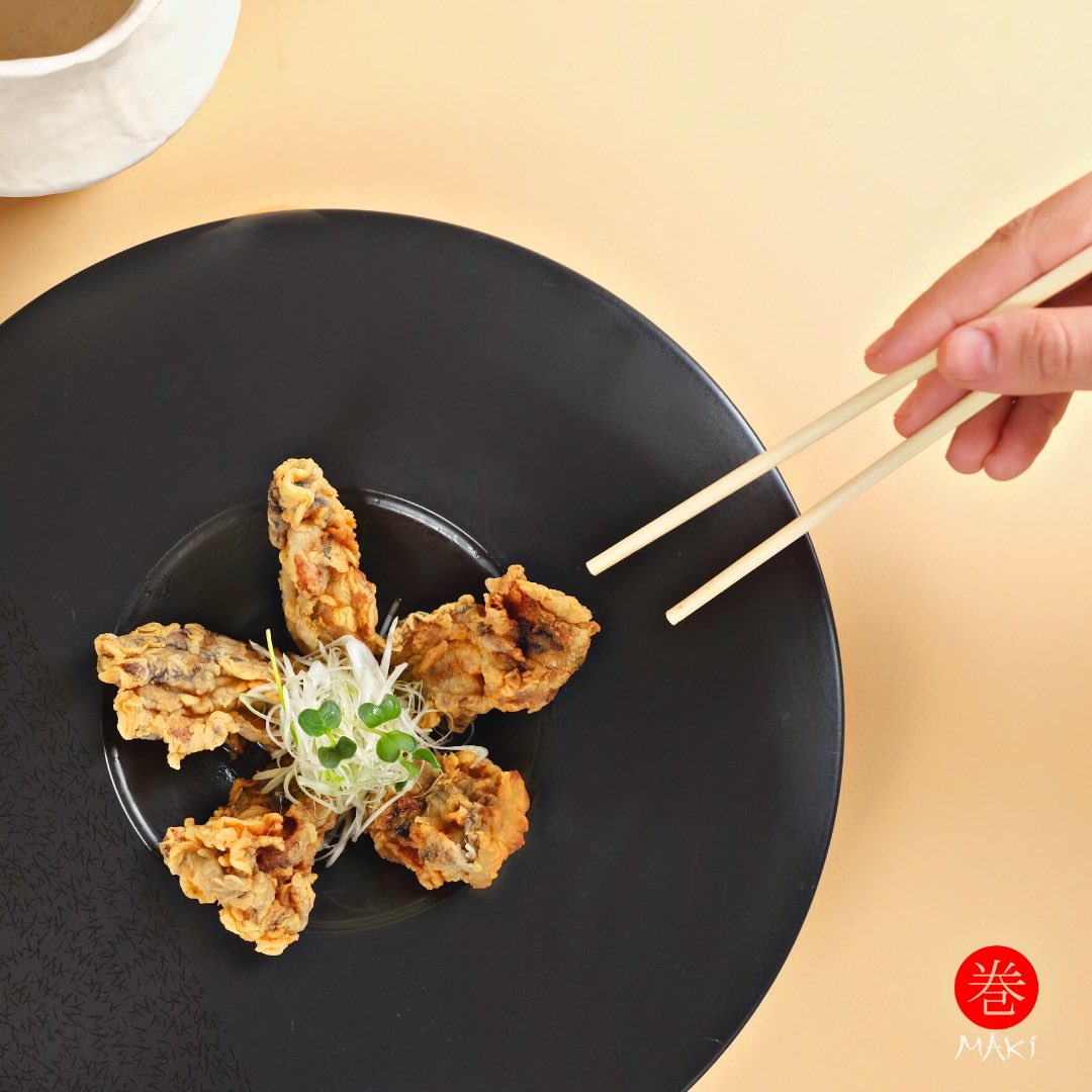 The world is your fried 🦪 🥢✨