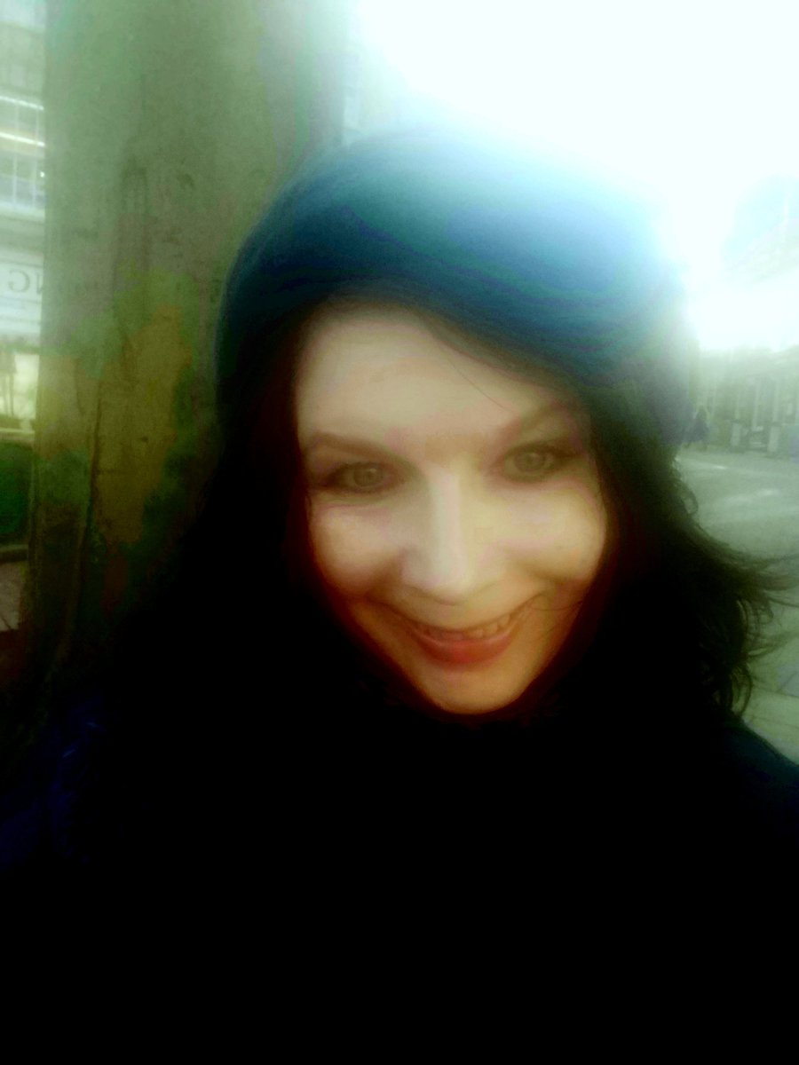 Bono66020372's tweet photo. #selfie #forrestfilter  #timberhill  #Gardenersarms #pub in #Norwich where I was #bornandbred &amp; although I got a #liveinnannyjob at #cumberlandterrace #regentsparklondon #age18 &amp; lived in a #bedsit on #greenlanes #northlondon #age21 &amp; in #LA #age22 - #stillhave a #norfolkaccent https://t.co/RtRtUyWMS0