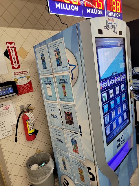 3Soultex's tweet photo. Master3god found #bitcoin in a Blue vault at this location! Join me playing #coinhuntworld, It's awesome! https://t.co/uNxiJnPSzh #cryptocurrency #2719986 https://t.co/wYnxJezRQ1