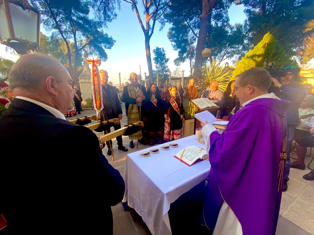 Magnífica tarde de Romería al Cristo del Perdón en su tradicional Bendición de la Simiente del Gusano de Seda 🐛 por la Peña Huertana de la Seda.

Gracias por acompañarnos en un día tan especial para esta pedanía <a href="/PENCHO3/">Fulgencio Perona</a> <a href="/MerBernabe/">Mercedes Bernabé</a> y Belén.

#nuestrastradciones #LaAlberca