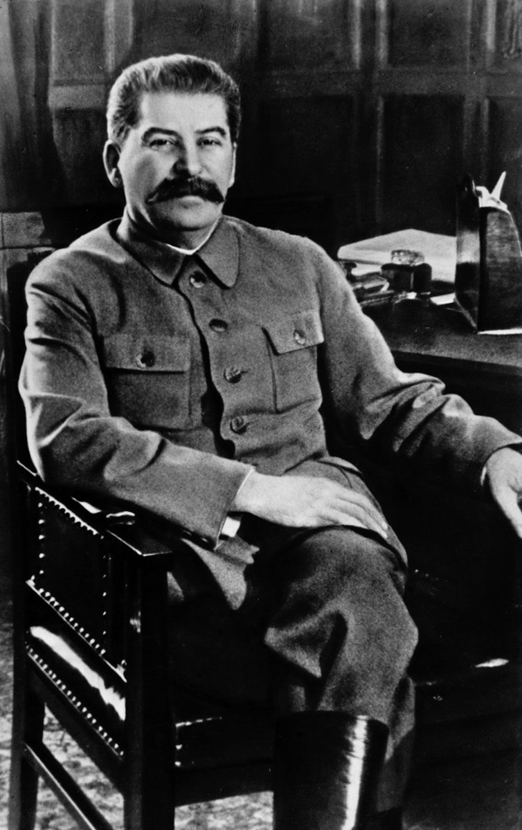 Un día como hoy 5 de Marzo murió el hombre que salvó al mundo de los nazis, un comandante invencible, defensor de los pueblos del mundo. ¡Viva Iósif Stalin!