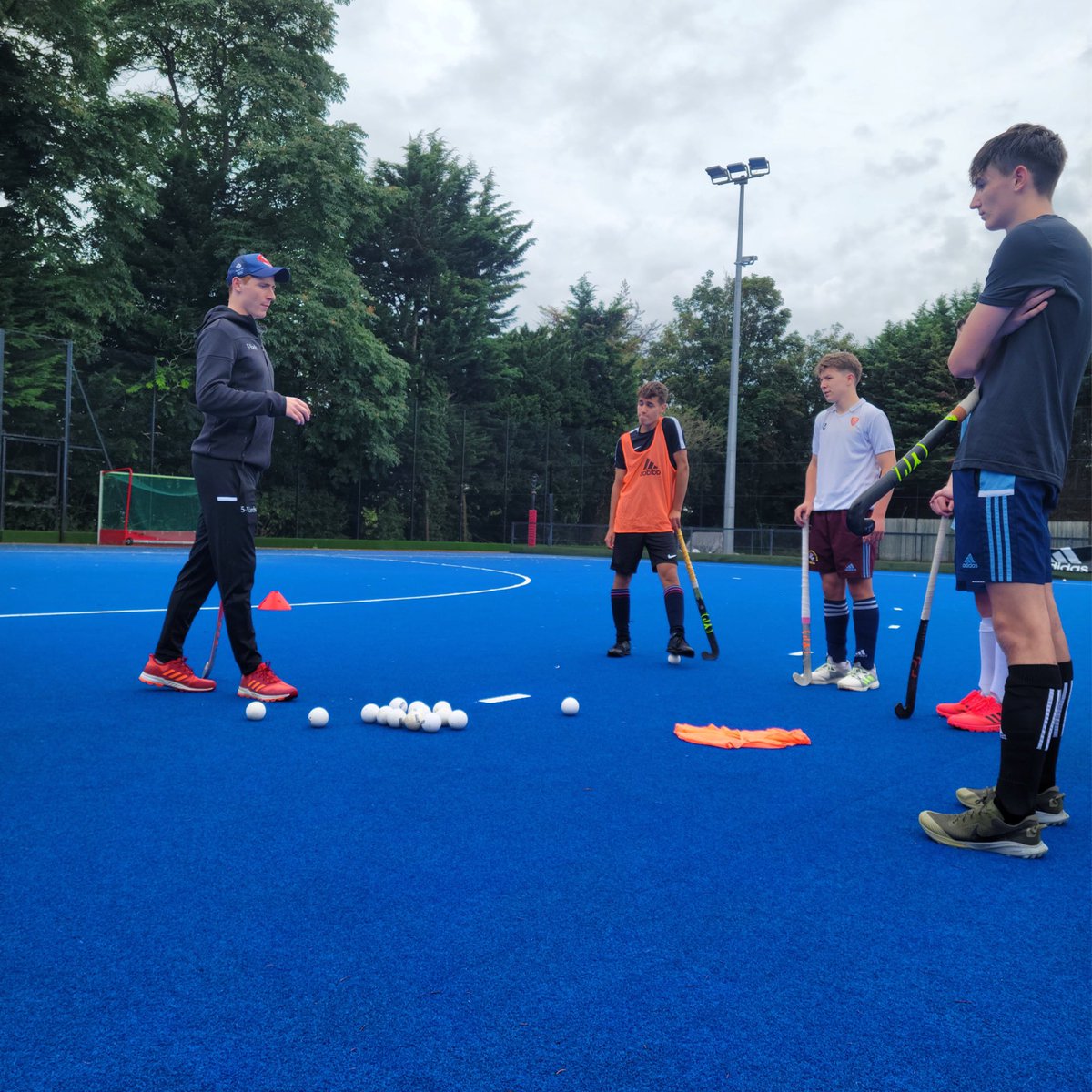 Finishing with <a href="/ehorler/">Ed Horler</a> 🎯 

At 5-Yards we have specialist coaches for every position 🖐🏻

Join us on 5th April for our Easter clinic at Bisham Abbey - the home of GB Hockey 🇬🇧

Full details ➡️ 5-yards.co.uk/book/p/bishama…
