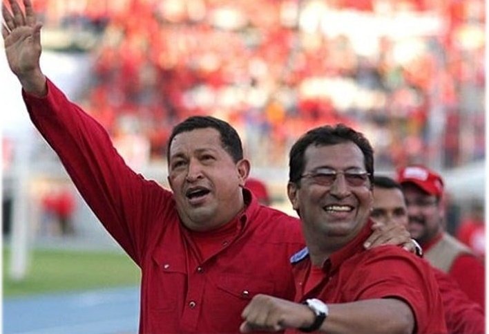 Ya son 10 años Hugo de tu paso a la inmortalidad, de profundo amor y lealtad del Pueblo a tu legado, de fortalecimiento de nuestra unidad y compromiso revolucionario; compromiso que cada vez más se transforma en fuerza y conciencia para seguir venciendo. Viva Chávez carajo!!