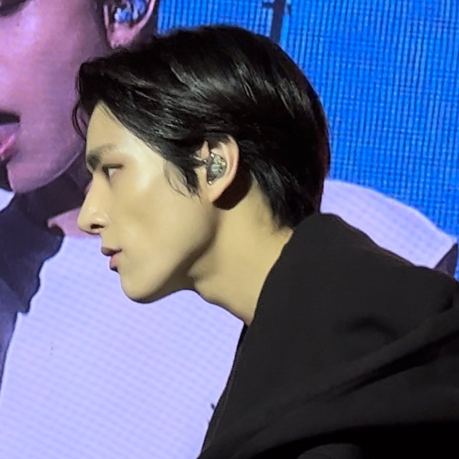 DEARJAEYUN_'s tweet image. jake's face is so well sculpture with the defined features, I like how sharp is his jawline and also his pointed nose, he's so beautiful and definitely more beautiful irl!