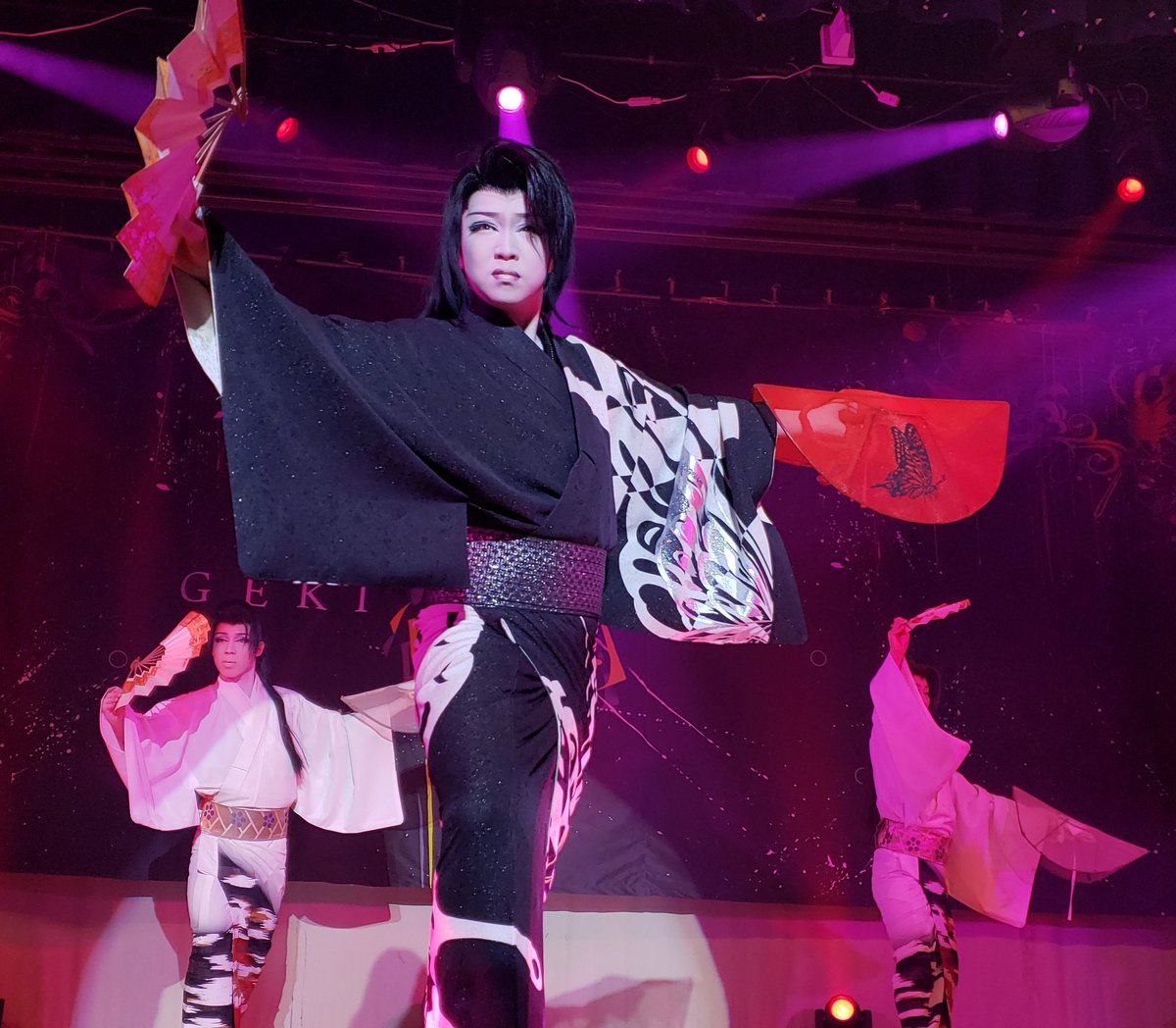 Sora73402198's tweet photo. 2023/3/5 八尾グランドホテル 夜の部
#龍魔裟斗
#光條貴留亜
#一条椿
#光條くるみ
#スーパー兄弟
#TEAM劇龍
#チーム劇龍 https://t.co/owWRoI3eXe