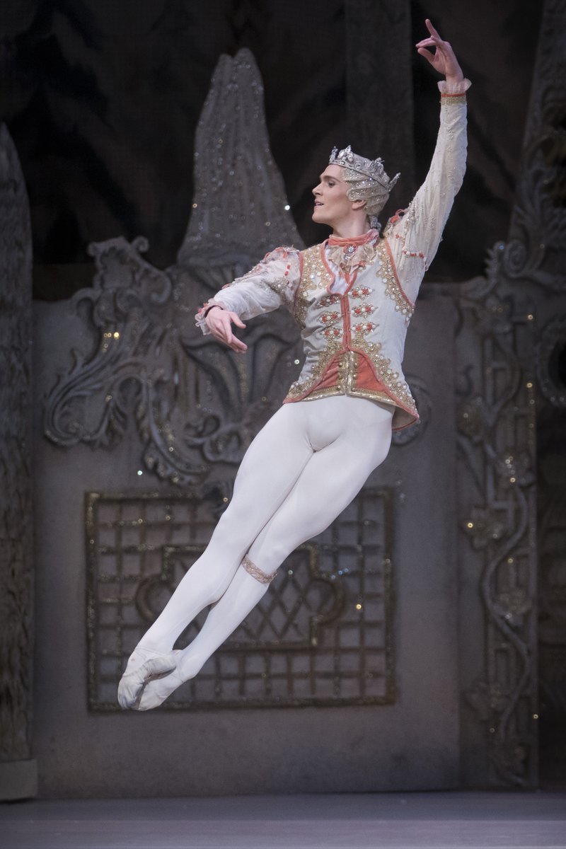 rbocinema's tweet image. 👑ロイヤル・バレエ
『くるみ割り人形』
✨TOHOシネマズ 日本橋　
3/6（月）～3/9（木）最終日まで　18:10 〜
#ROHnutcracker 

🔷王子役を踊るのは、映画版『ロミオとジュリエット』でロミオを演じた貴公子 #ウィリアム・ブレイスウェル !

予約はこちらで↓
hlo.tohotheater.jp/net/schedule/0…