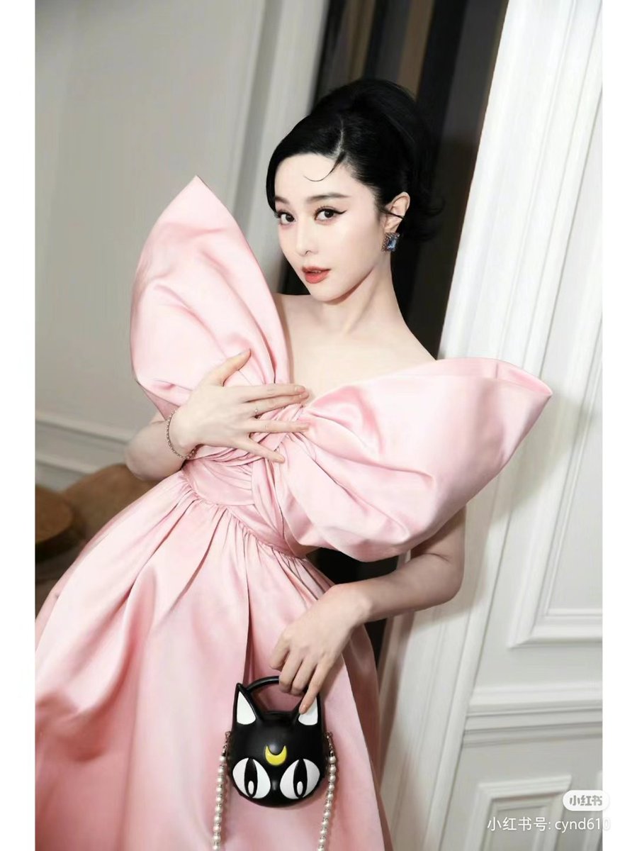 SnowrWiir's tweet photo. Beauty comes
#FANBInvicta
#Fanbingbing
#范冰冰 https://t.co/rJGkeou5Xz