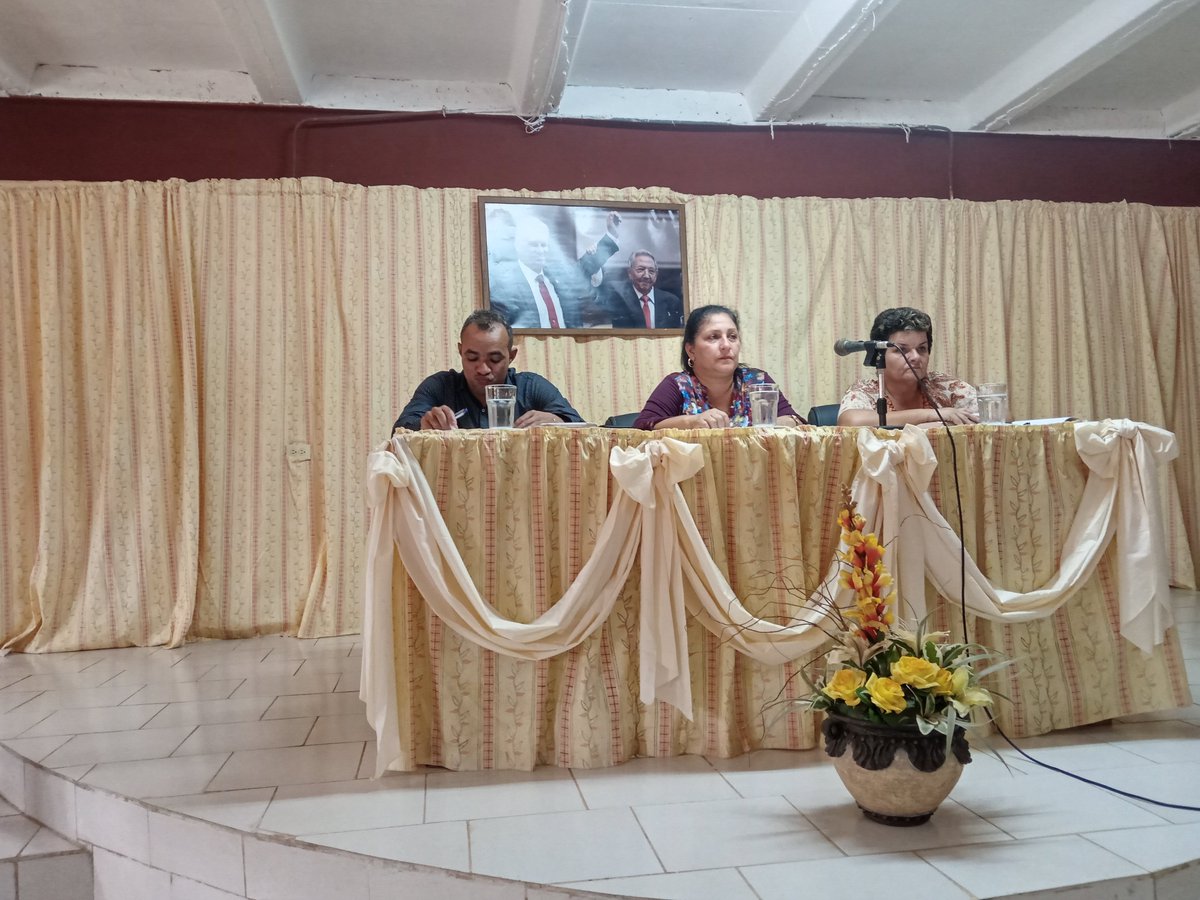 OcaYelina's tweet photo. Se realiza  la Asamblea Municipal del Poder Popular donde rindió cuentas de su gestión el CAM, se analizó la liquidación del Presupuesto del año 2022 los servicios de Acueducto y Alcantarillado. #MejorEsPosible #LatirAvileño #1roDeEneroDeVictorias https://t.co/jiDkKHPGmm