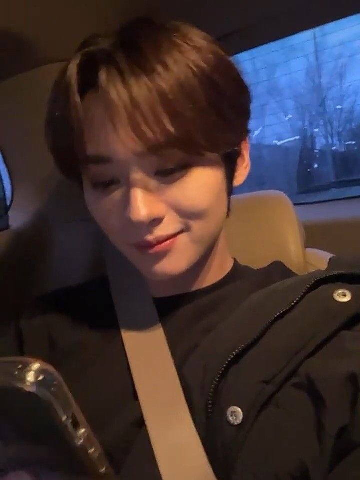 mienhare's tweet photo. — dream hunter
minsung mature two tweets au

it’s not easy being a half succubus who fed through people’s lust tapi untungnya js itu lucu jadi tiap mh nyelipin diri ke mimpinya, dia gak sekedar makan tapi dia juga bisa nikmatin prosesnya. https://t.co/SVOr5Ug97l