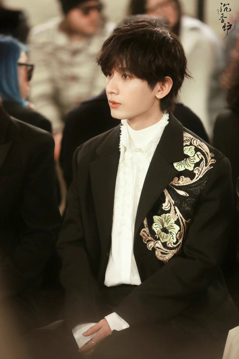 fjkkeva's tweet photo. You cant find a star brighter than you by traveling around the galaxy.

paris fashion week @Lanvin
CHENGYI FOR LANVIN
#ChengYixLanvinFW23 https://t.co/87ukLnEvjC