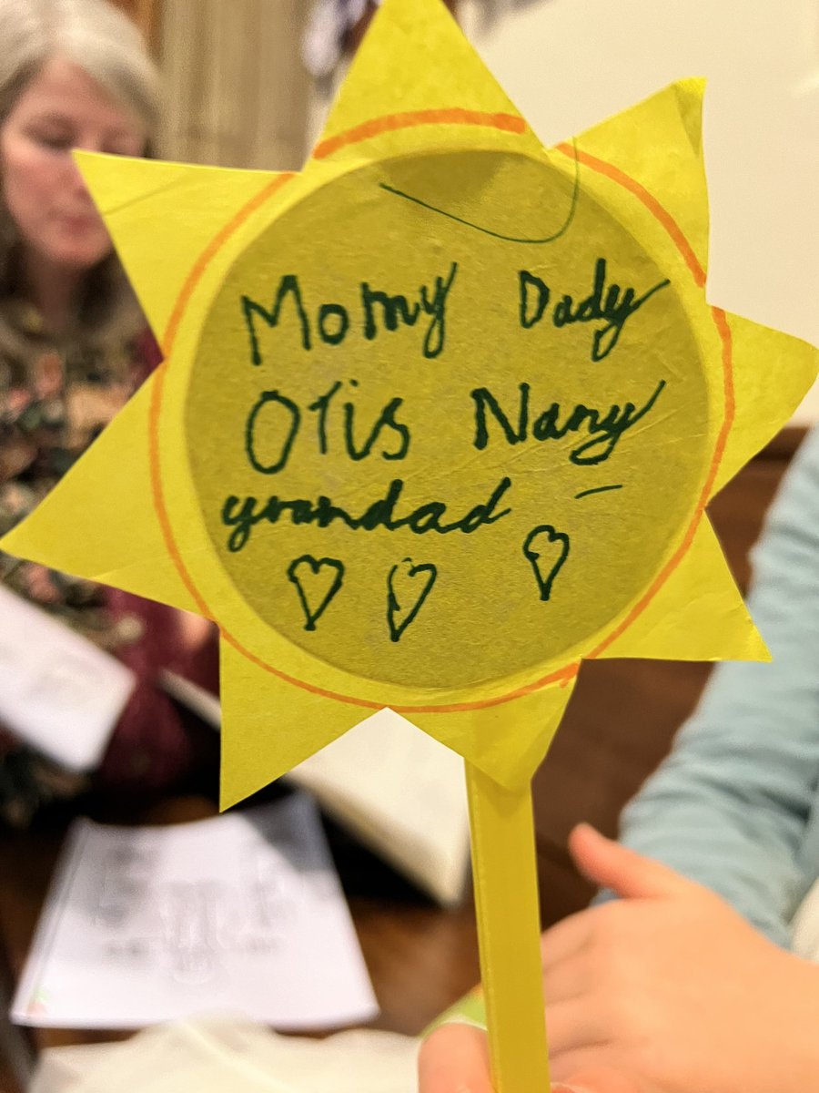 OlolLiturgy's tweet photo. #2ndsundayoflent On the mountain, Jesus face and clothes shone brightly like the sun and God’s voice is heard, calling Jesus his ‘Son’. We all know people who shine brightly with goodness and we can try to do what is right so we can shine too. @ourladyoflourd1 #BCPP #BHAMdes https://t.co/Grq3CUmC3h