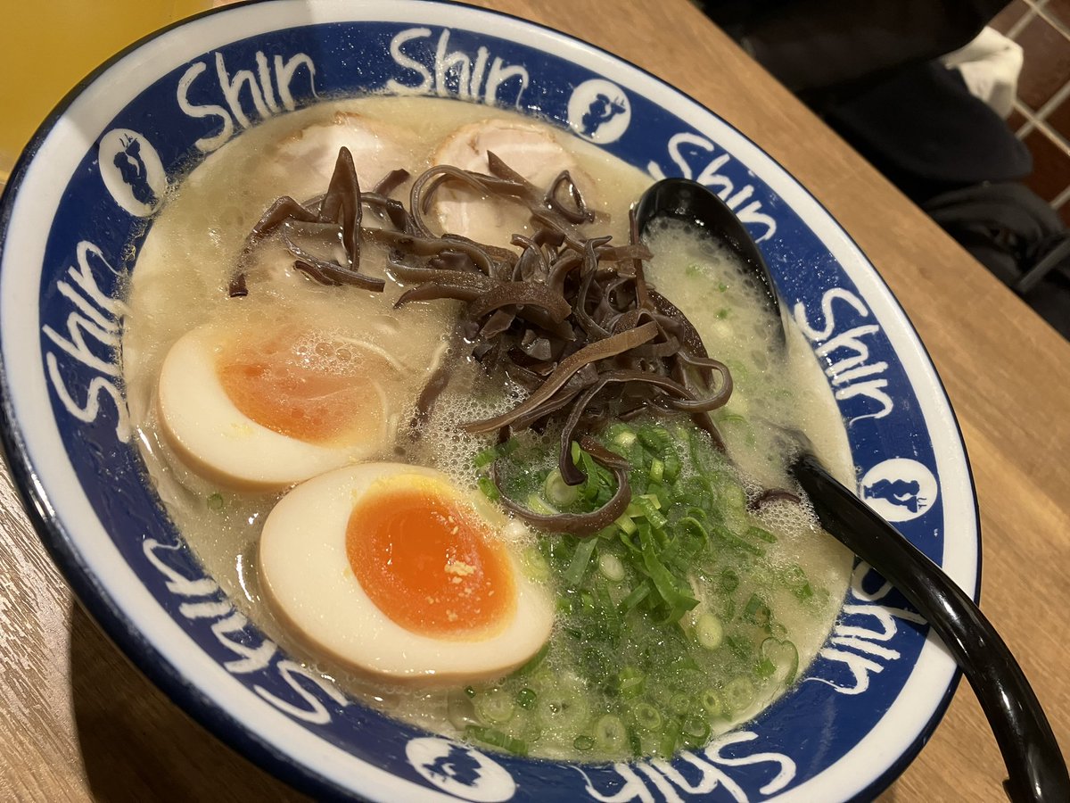 3115kaom's tweet photo. 博多旅、めちゃんこ楽しかった〜☺️
美味しい物食べ過ぎで贅沢すぎたから、明日���らダイエットだな😂⭕️ https://t.co/qx2oDY1lqq