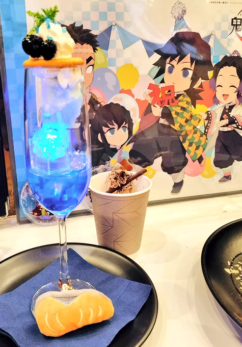 てことで、さんバースデーのラスト堪能してきましたキムチ鍋が普通にめちゃめちゃ美味しくて、ご飯わしわし食べてしまったな。おかわりしたかった 