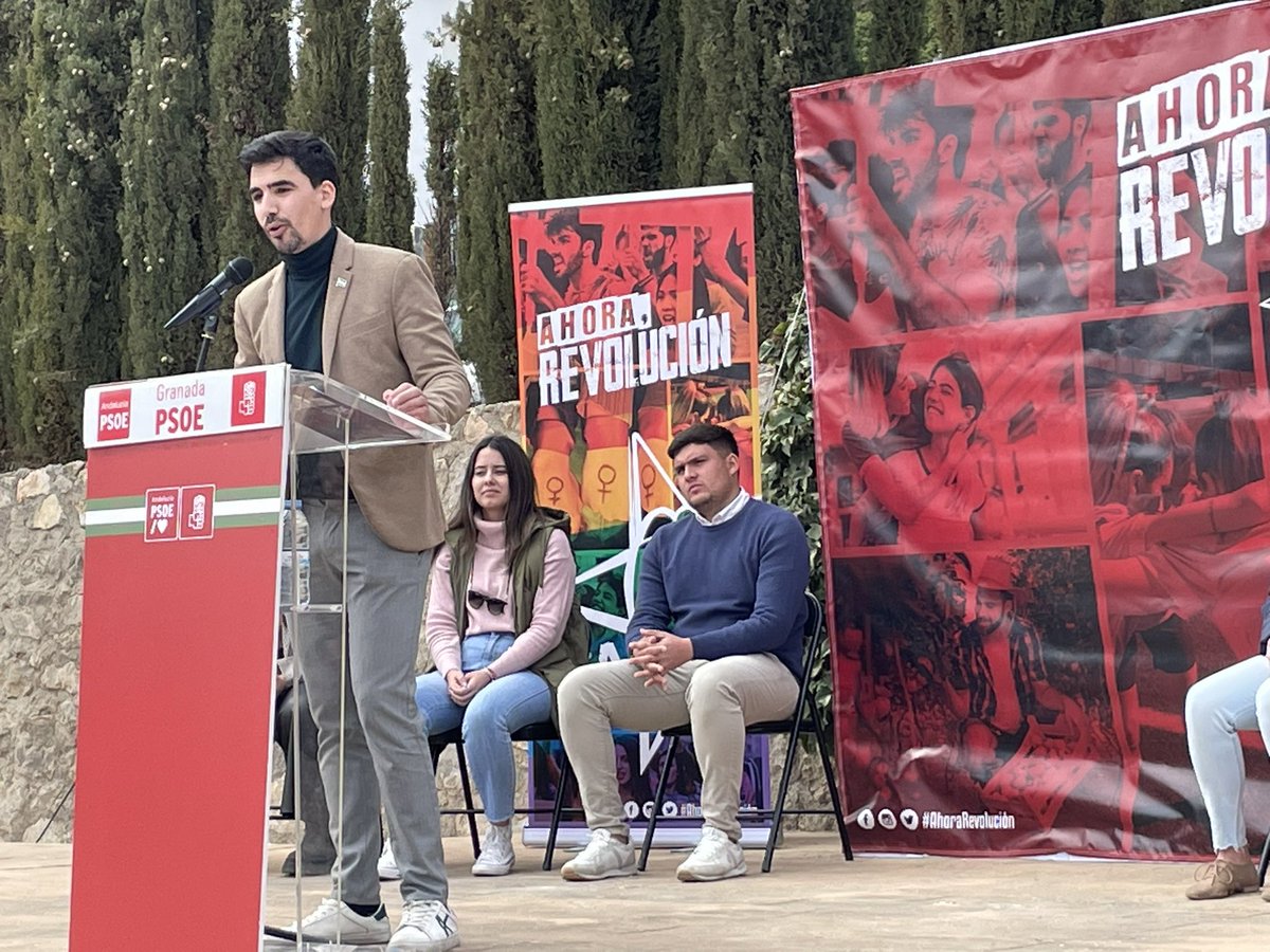 🔴Las y los jóvenes estamos en política para servirla y ayudar desde los gobiernos locales

Presentaremos desde <a href="/JSAGranadaCEP/">JSA Granada 🌹</a> propuestas electorales en todos los municipios de #Granada dirigidas al empleo, la transición energética y evitar la despoblación 🌹

<a href="/Jorgeifres/">Jorge Ibañez Fresneda</a>