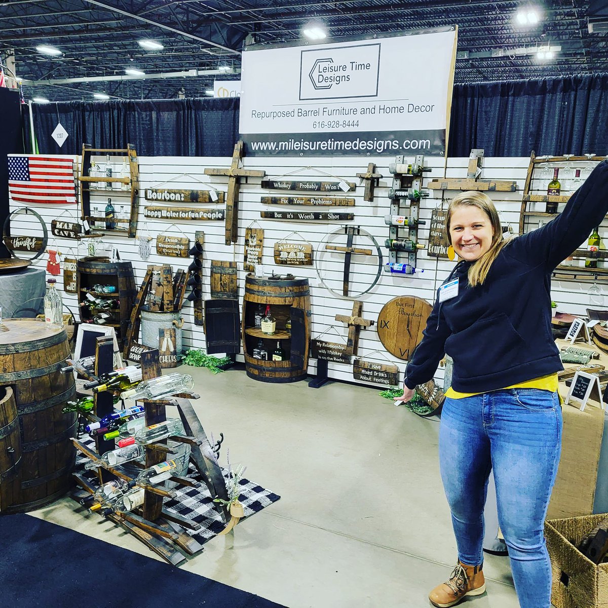 LorieEvents's tweet image. Today Today Today 10-3 
Roads are in great shape and vendors are restocking their booths this morning for all of you to come shop our show. FREE ADMISSION and PARKING at the Kalamazoo County Expo Center.