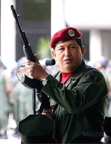 #Cuba  Chávez Vive.