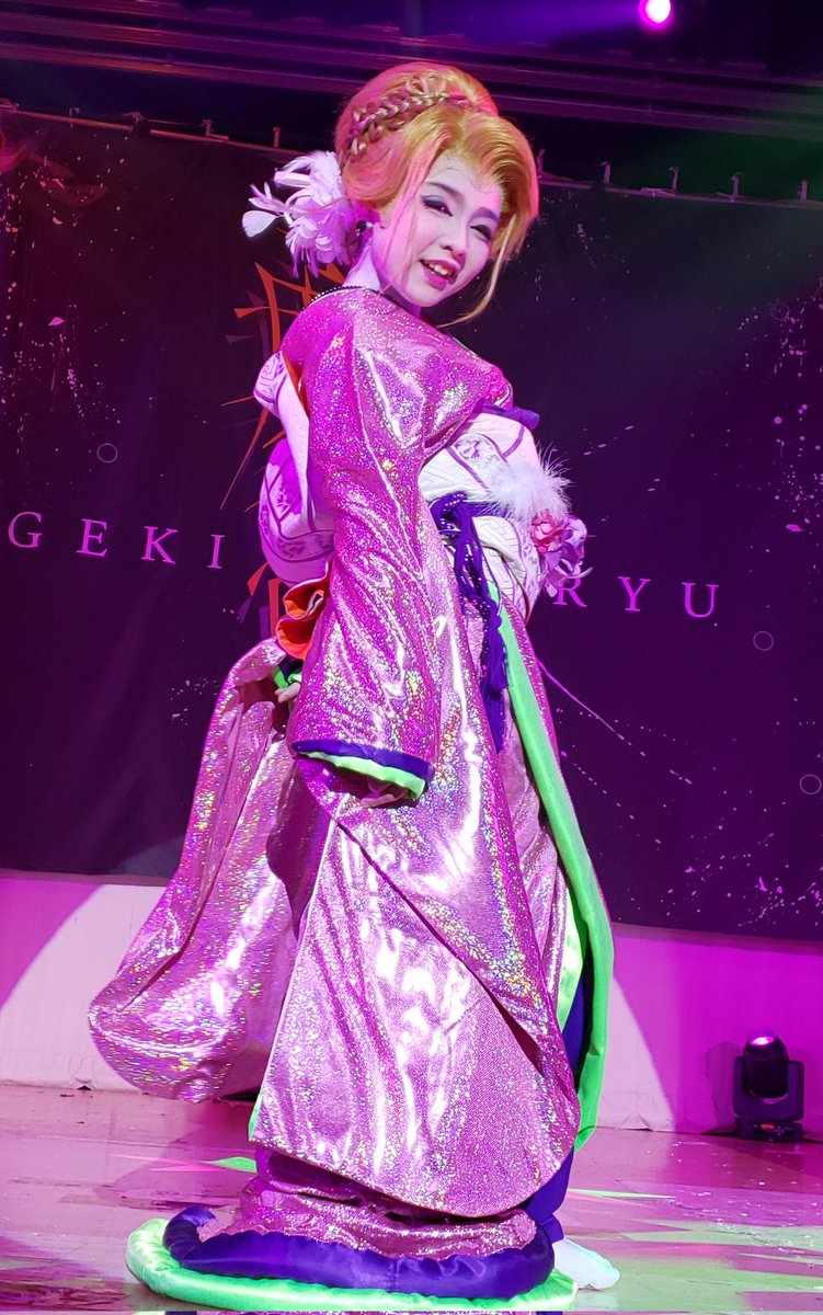 Sora73402198's tweet photo. 2023/3/5 八尾グランドホテル 夜の部
#紅ほっぺ彩羽
#スーパー兄弟
#TEAM劇龍
#チーム劇龍 https://t.co/eLU1ENL5u9