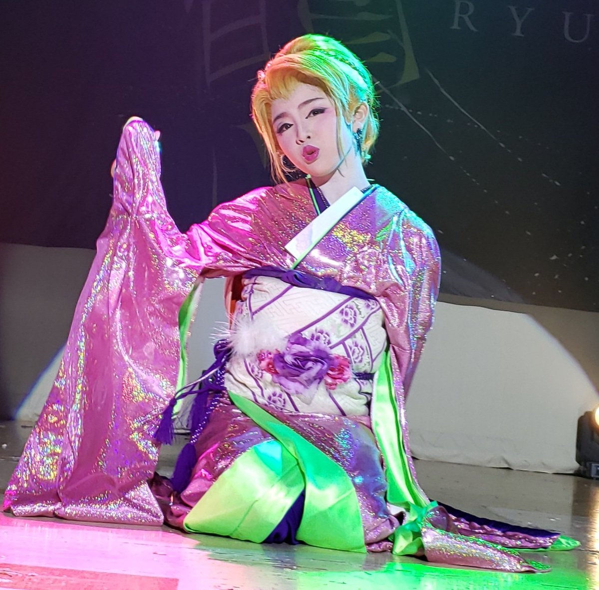 Sora73402198's tweet photo. 2023/3/5 八尾グランドホテル 夜の部
#紅ほっぺ彩羽
#スーパー兄弟
#TEAM劇龍
#チーム劇龍 https://t.co/eLU1ENL5u9