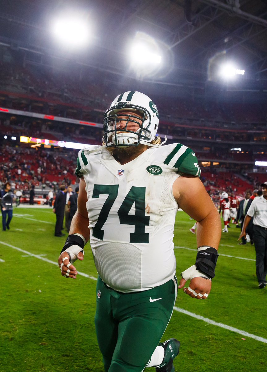 Super cool story: @OhioStateFB center Luke Wypler (@LukeWypler) played HS 🏈 in NJ + die-hard #Jets fan + named dog 'Chez' after @Mark_Sanchez + fan of @nickmangold so much so he wore No. 74 during HS career + told Rich Cimini it would be a ‘childhood dream come true’ ➡️ NYJ 😭