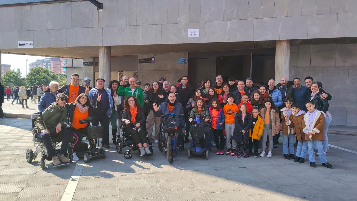 badalonadsi's tweet photo. Avui la família ⁦@badalonadsi⁩ donant suport al nostre èquip ⁦. #BadalonaPerTorhom . Treballarem perquè tothom pugui gaudir de la mateixa manera . ⁦@AjBadalona⁩ ⁦@ONCE_oficial⁩ ⁦@bdncapac⁩ ⁦@FederacioDones⁩ . Cada vegada més !!!♿️♿️‼️‼️‼️ https://t.co/7tnLnt6y8U