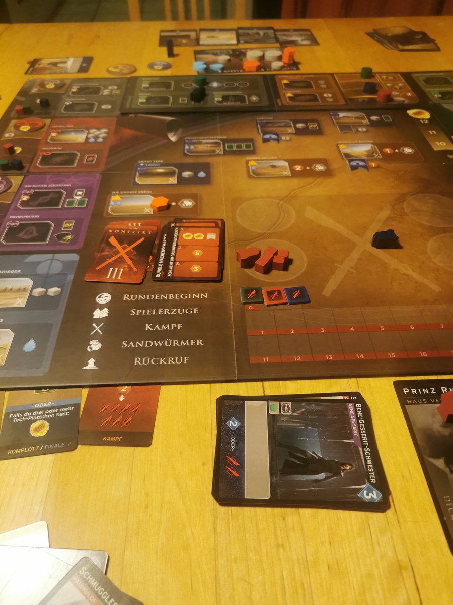 Pineapple_Xpr's tweet photo. Endlich wieder mal Dune. Und zwar diesmal mit der Rise of Ix- Erweiterung.
Guer stimmt alles: Mechanik und geniales Artwork.
#duneboarsgame #riseofix https://t.co/zHgH6OVobV