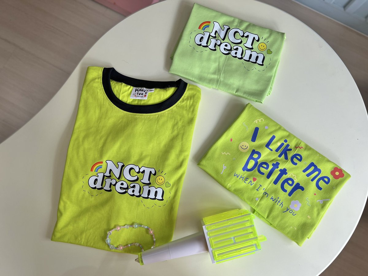 เสื้อนุ้งดรีมสั่งได้ทุกสี 🫶🏻
หน้าคอนมีเสื้อ i like me better when i'm with you ไปด้วยนิดหน่อยย 🥑

สั่งวันนี้ยังส่งทันคอน แจ้งไซส์ที่ต้องการได้เลย
มีของแถมทุกตัว ✨ #NCTDREAM_THEDREAMSHOW2_in_BKK
