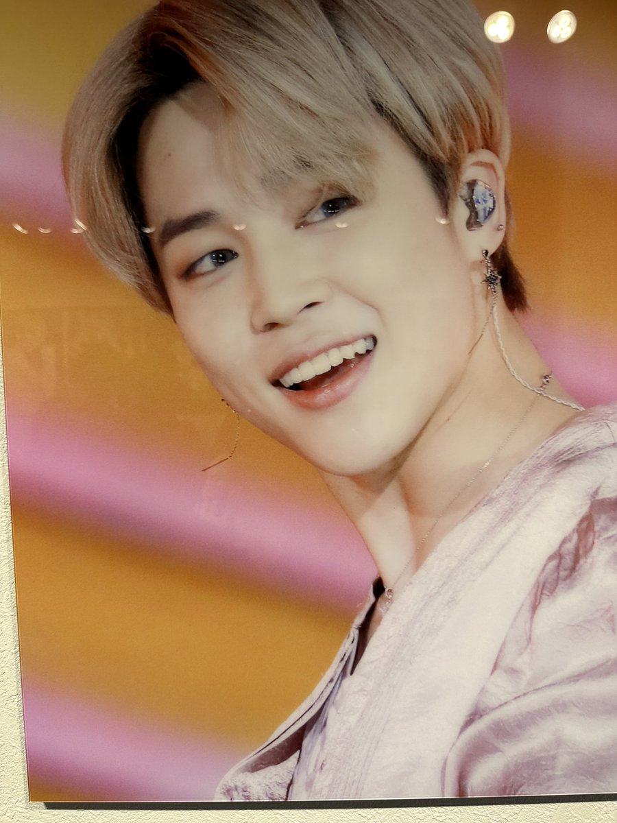 JIMIN_Chim_13's tweet photo. 昨日はジミンちゃんの写真展で京都に行って来ました♪
可愛らしいジミンちゃんがいっぱいで
とても癒され
ラキドロでまさかの額縁が￼￼
いらっしゃるみなさんがとてもいい方ばかりでホッコリして帰って来ました

@ILIKEIT_JM님
@ILIKEIT_jp様

素敵な展示会をありがとうございました🙏🏻

#stay_kyoto https://t.co/Sf8iVusaiG