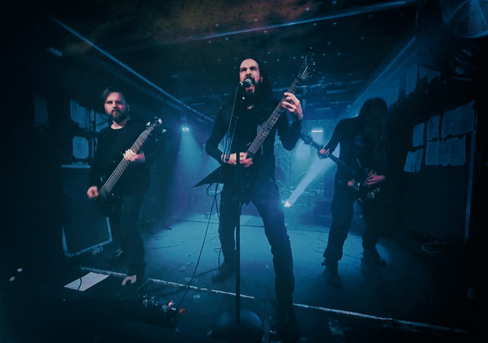 SinaWinter's tweet photo. 🔸 Thanks to all the friends &amp; fans who attended our event last night and supported us! You are awesome! ⭐️🤘
🔸 Huge thanks to "Zustand Null" for the great show! 💀
🔸 Very special thanks to "Rock In" Oslo for making everything easy! 🍻

🔸 📸: Sophie Anne Imation https://t.co/bhKgmOFgOm