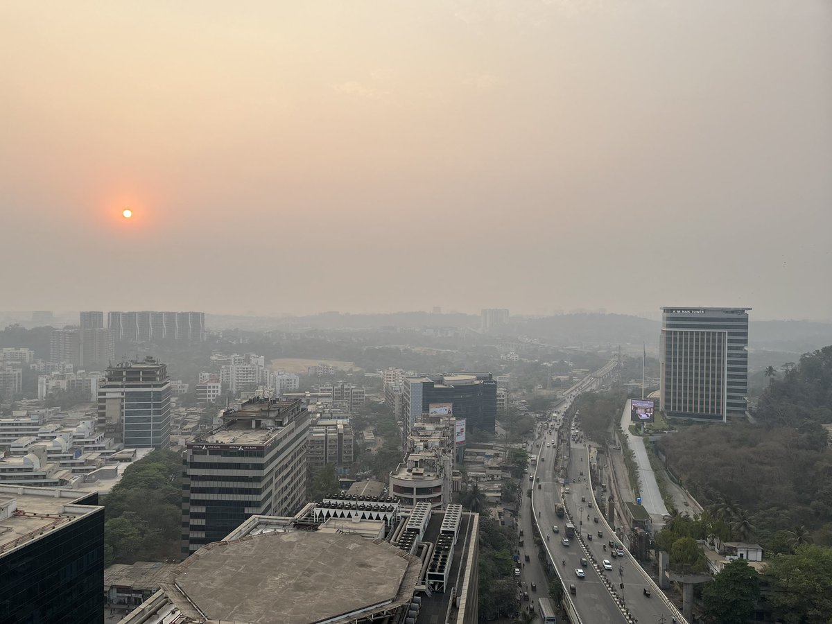 Mumbai killing us softly with it’s bad air . #mumbai #AirQuality