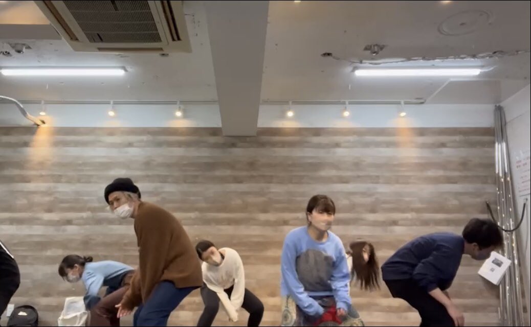 iroiroacappella's tweet photo. 【練習風景】 
近々動画撮影の為、
ダンス×アカペラの練習を行いました。
今更ですが、歌いながら踊るのは結構大変です。笑

彩々では現在、新メンバー募集中です!
春に向けて新しいことを始めたい皆さま
ぜひ一度、見学にいらしてみませんか☺️✨
#彩々 https://t.co/rmeUdWqaEh