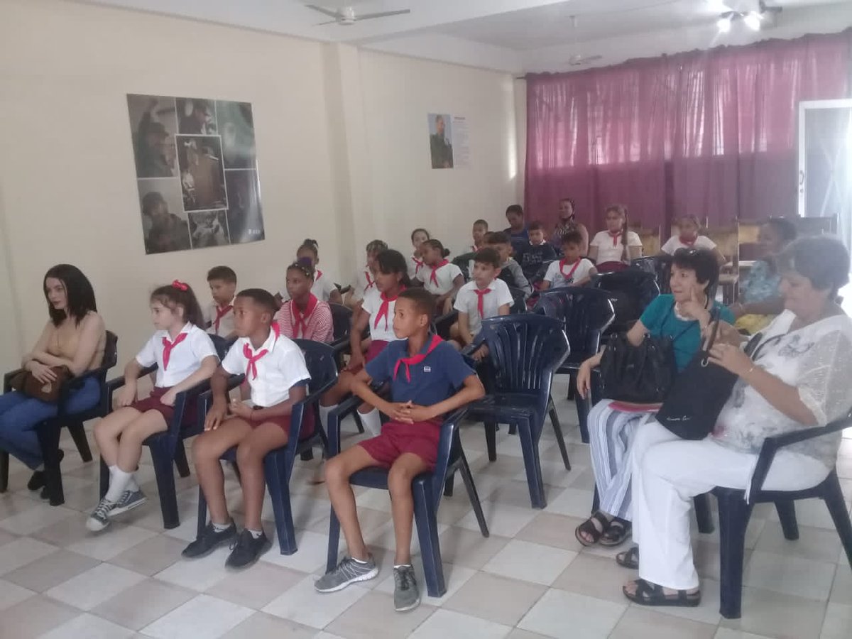 Presentación de libros infantiles en el marco de la Feria. Por los Valles de mis sueños de Reinier de Pino y La laguna de los sustos de Pedro Bernabé Lorenzo. #CulturaArtemisa #RadioArtemisa 
<a href="/Isnail76/">Isnail Albiza</a> <a href="/IvonArtemisa/">Ivon Alvarez</a> <a href="/LuisMorlote/">Luis Morlote Rivas</a> <a href="/UNEAC_online/">UNEAC</a> <a href="/AlpidioAlonsoG/">Alpidio Alonso Grau</a> <a href="/cubano_libro/">Instituto Cubano del Libro</a>