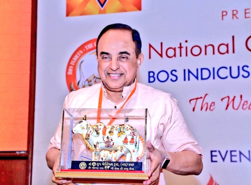 vishalnautamlal's tweet photo. @VarshaThacker @Dharma4X @SwamyBhakt @nviswam @Swamy39 @colkt @Dharma6X @Dharma2X @mm_0774 @ragusmg2 @niku1630 @chitrapadhi @RupamDu22916188 @sumit_kochhar @satbhakta @ranganaathan @Meshsi1502Kn @8Y8ZQ @Geethabhati @jagdishshetty @JugalKhetan @ProfSukh @VijayRajan777 @iamnikunjshah @REIyer4 @ArvindChaturved @madhukishwar @rameshsethu @AmbujShrivast16 @sachin23kr @VHSAustralia @Treasure1725 @vijay_rajan @ashwani_mahajan @HindnburgRes @janataparty1977 @narendramodi “Cows constitutes greatest source of blessings for all creatures” : Bhagvad Gita

Punishment for Killing 🇮🇳National Bird🦚Peacock is 7 years then how asking death penalty for slaughtering our Holy #Cows #GauMata is more ~ Dr Subramanian @Swamy39 at "गो विज्ञान परिषद"

#FilePics📸 https://t.co/Rc1MGgj4eG