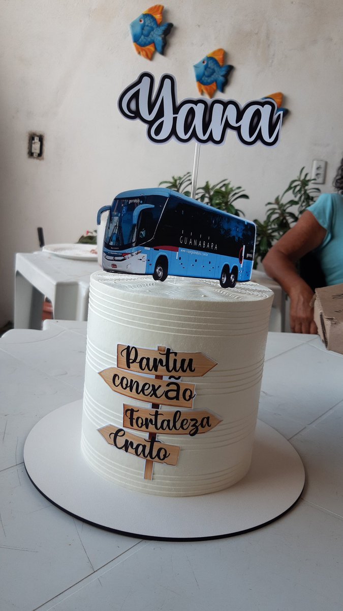Yaralencaar's tweet photo. Fizeram um bolo de aniversário da @ViajeGuanabara pra mim kkkkkkkkkkkkkKKKKKkk eu AMEI. 4 anos pegando o guanabara todo mês pra me juntar com o meu neném 

Guanabara, eu quero uma ida e volta de presente de aniversário pfvr nunca te pedi nada https://t.co/s4wksLrwlp