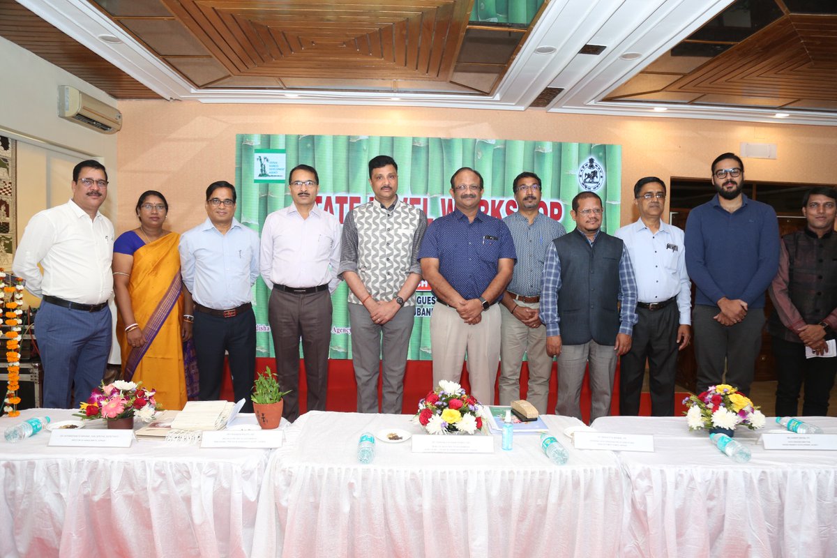 DhciOdisha's tweet photo. A State level #workshop on #Bamboo Craft was organized by the Directorate of Handicrafts, Odisha & #OBDA on "Potential areas of development in Bamboo as a craft in terms of #design, #Sustainability & product" on 04.03.23 at State Guest House, BBSR.
@HTH_Odisha
@ForestDeptt https://t.co/yzUVYPhTaG