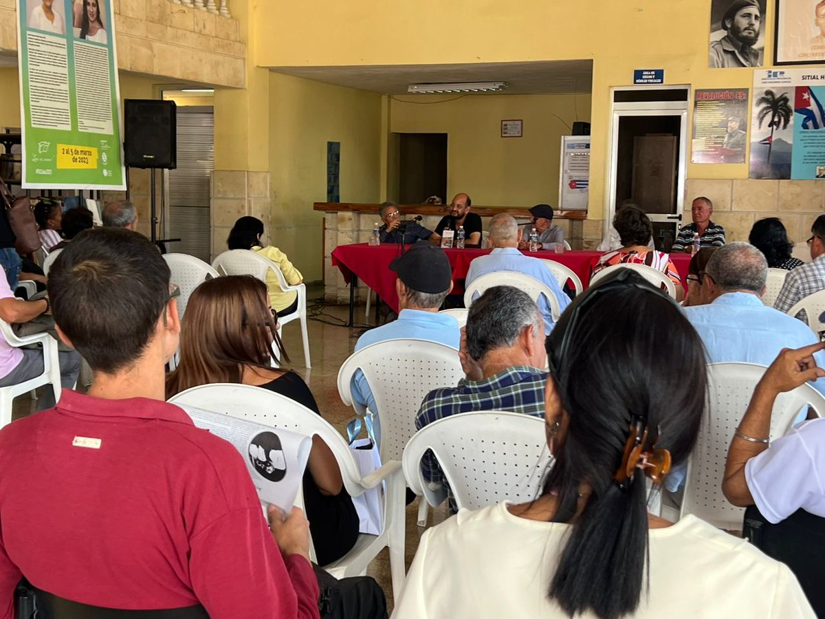 Lectura de obras infantiles del proyecto Cuba Digital. Un hermanamiento entre Unicornio y Cubaliteraria en la Sala Rubén Martínez Villena en el marco de la Feria del libro de #Artemisa. #CulturaArtemisa #RadioArtemisa 
<a href="/Isnail76/">Isnail Albiza</a>  <a href="/IvonArtemisa/">Ivon Alvarez</a> <a href="/LuisMorlote/">Luis Morlote Rivas</a> <a href="/UNEAC_online/">UNEAC</a>